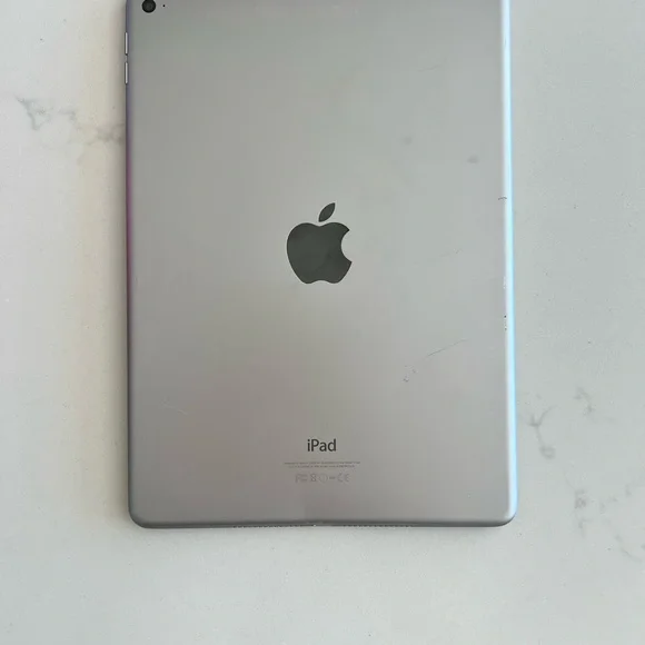 Apple IPad Air 2 Tablet with Sleek Black Design - Picture 3 of 6